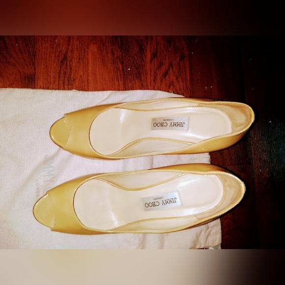 JIMMY CHOO 40 / 10 M RICH TAN PATENT LEATHER WEDGE HEELS ITALY - Picture 2 of 7